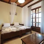 Nikos Pool Apartments - Upper Floor
