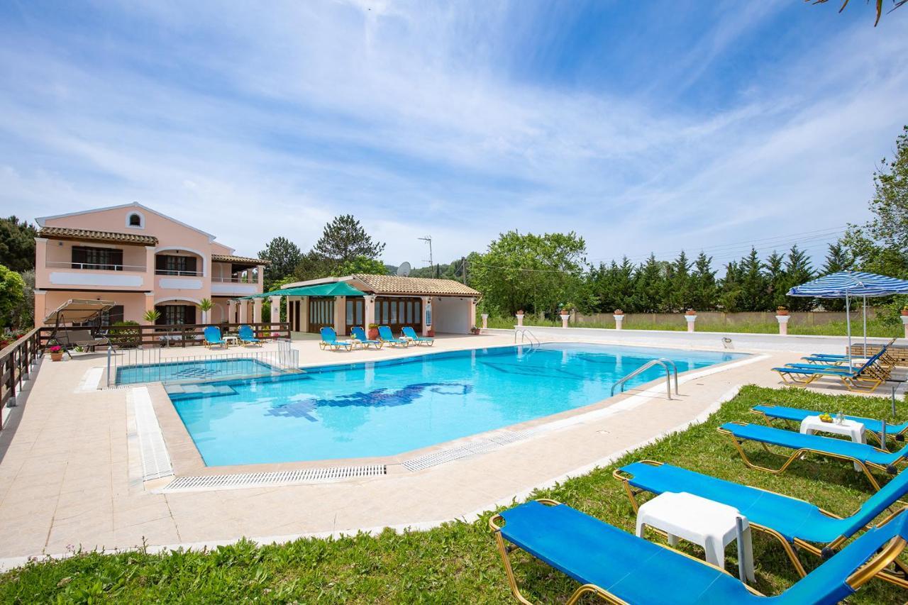 Nikos Pool - Upper Floor Hotel de apartamente