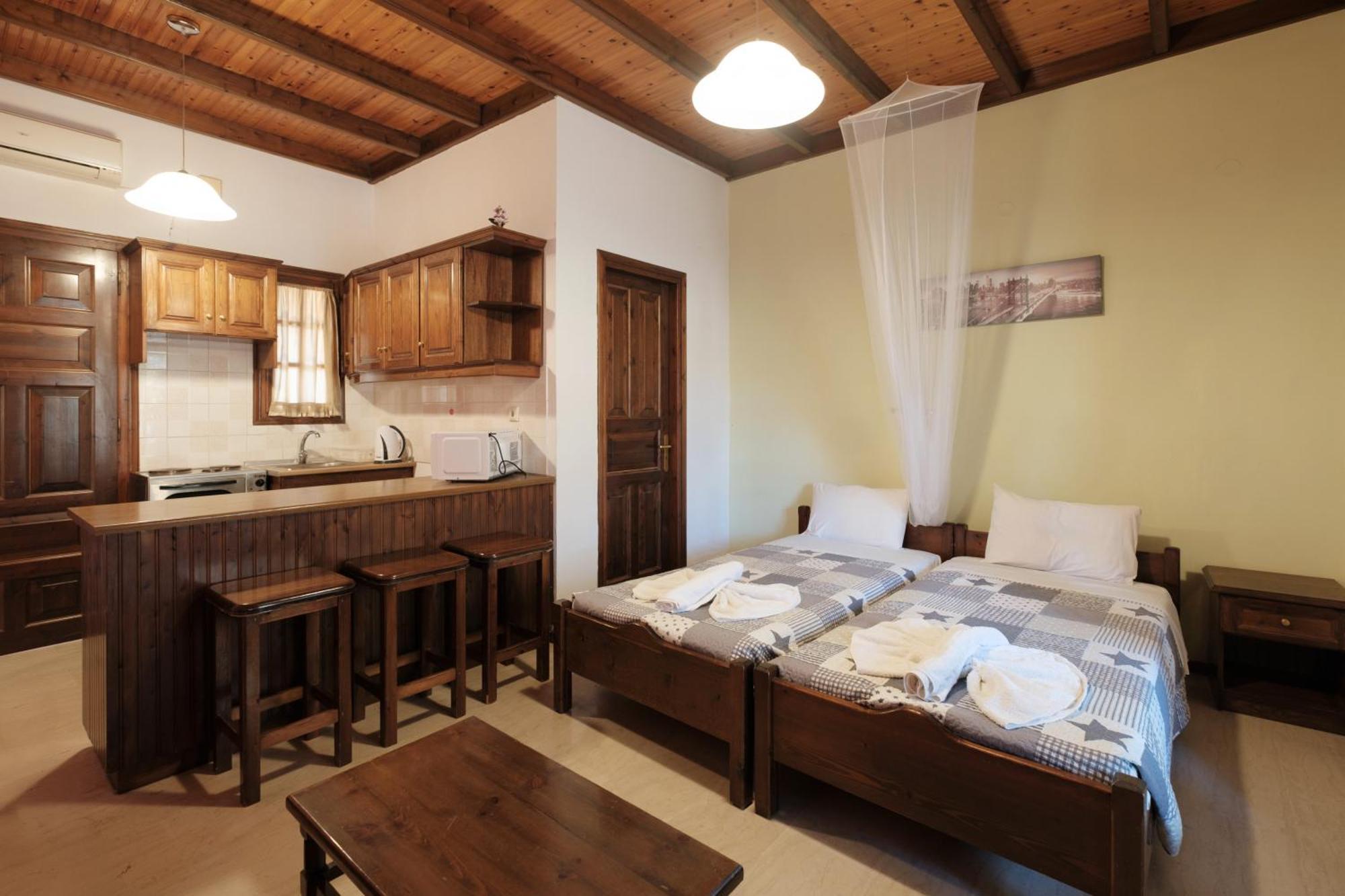 Hotel de apartamente Nikos Pool - Upper Floor 3*